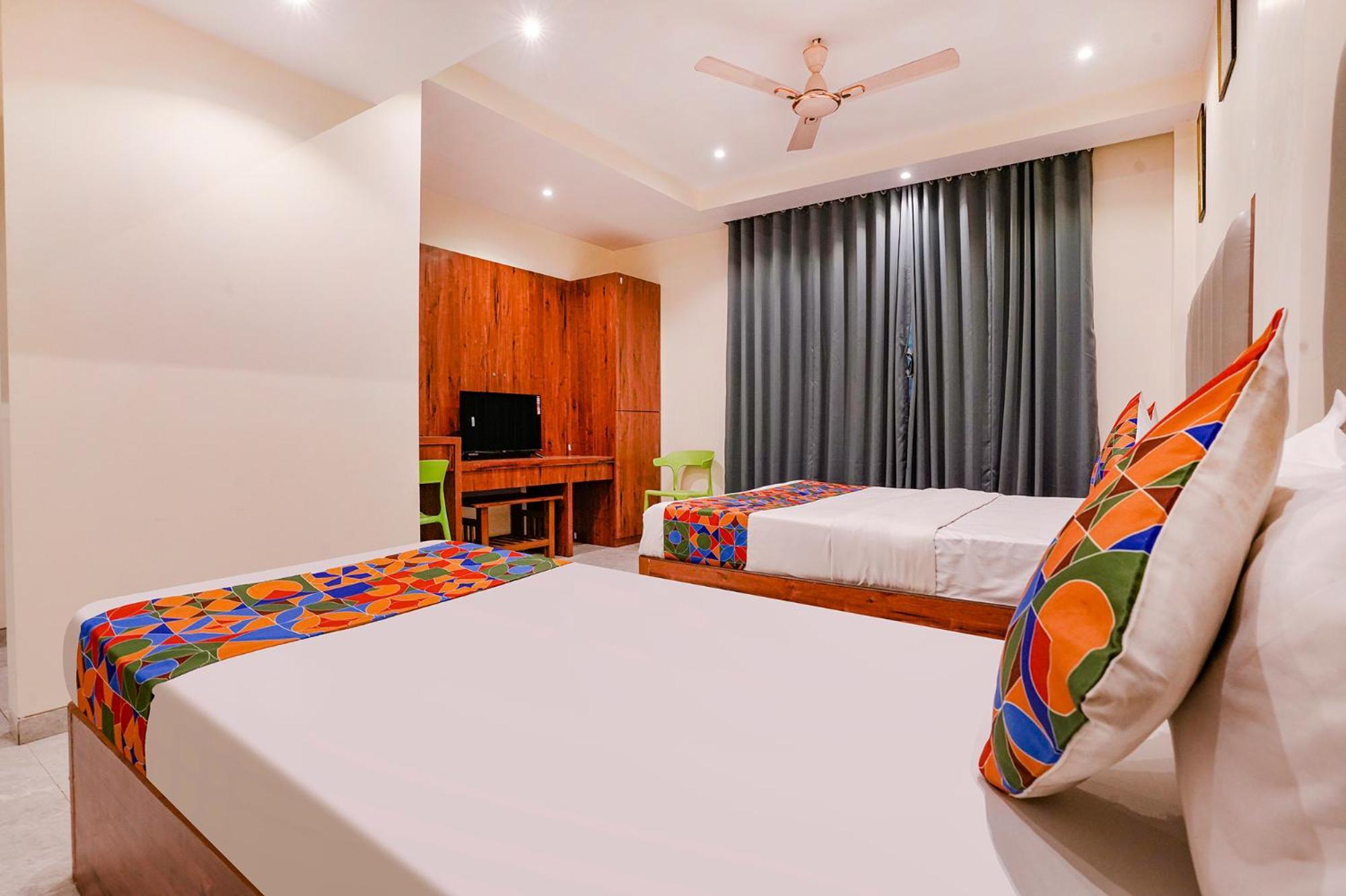 Fabexpress Utsav Residency - Nr Panvel Hotel Jāmb Exterior photo
