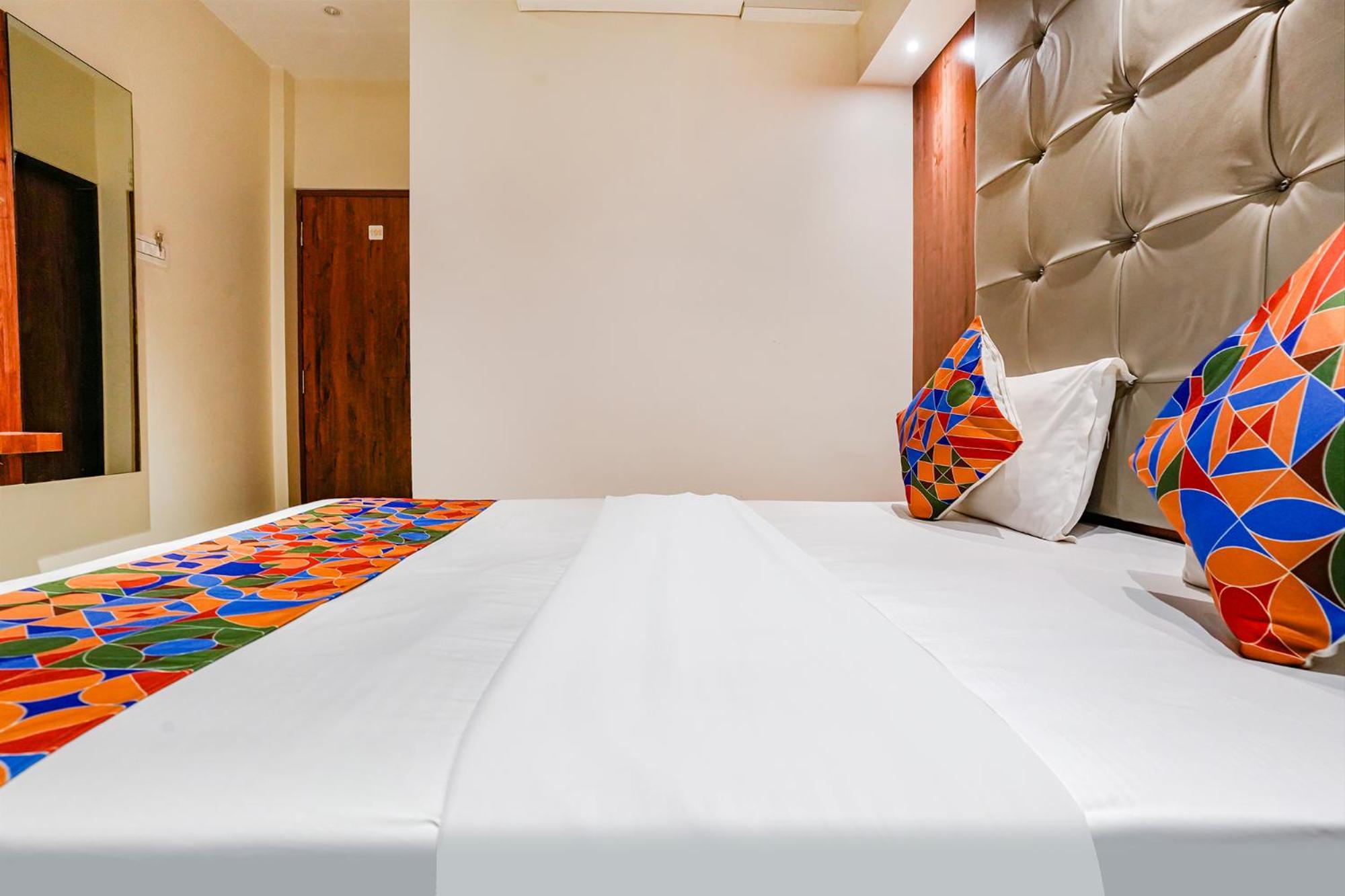 Fabexpress Utsav Residency - Nr Panvel Hotel Jāmb Exterior photo