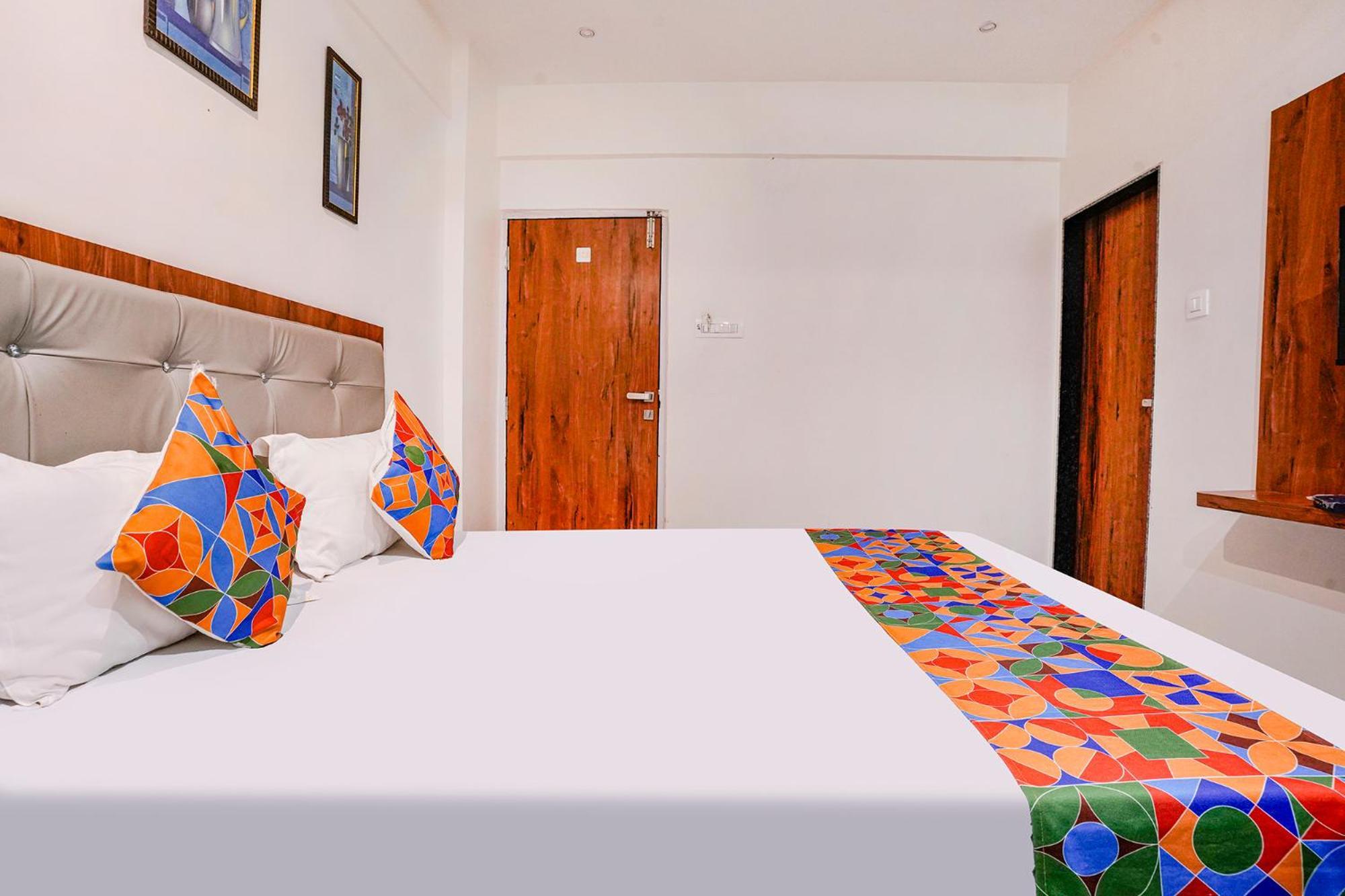 Fabexpress Utsav Residency - Nr Panvel Hotel Jāmb Exterior photo